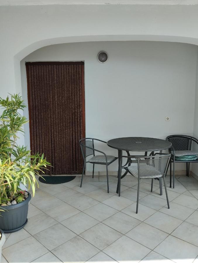 Ruza I Natalija Apartment Karlobag Exterior foto
