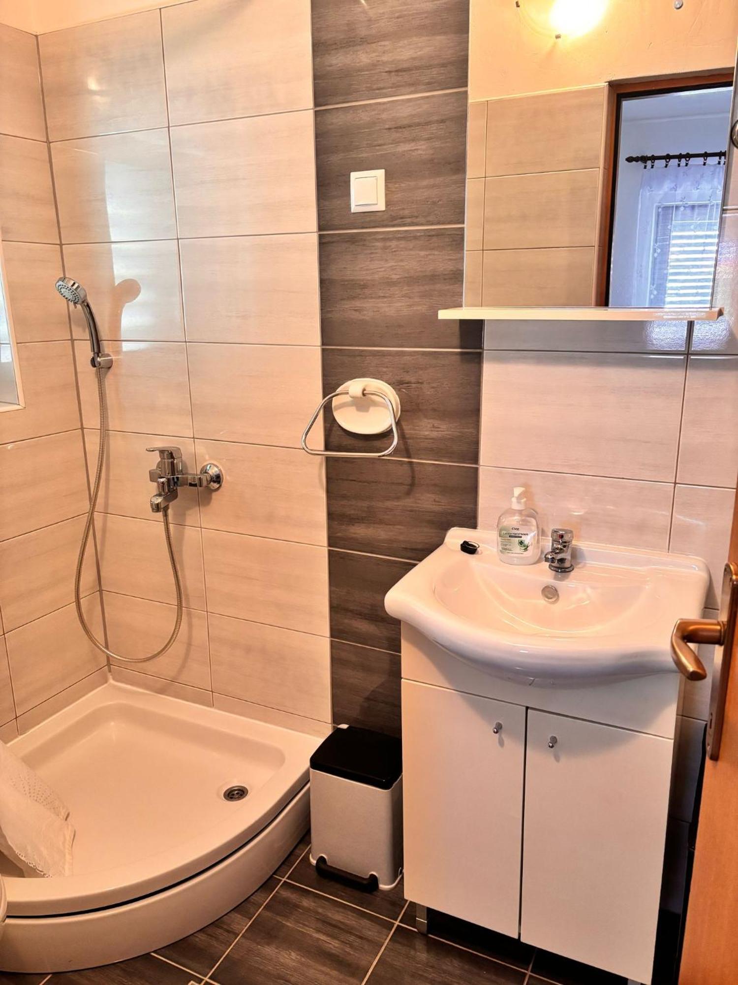 Ruza I Natalija Apartment Karlobag Cameră foto