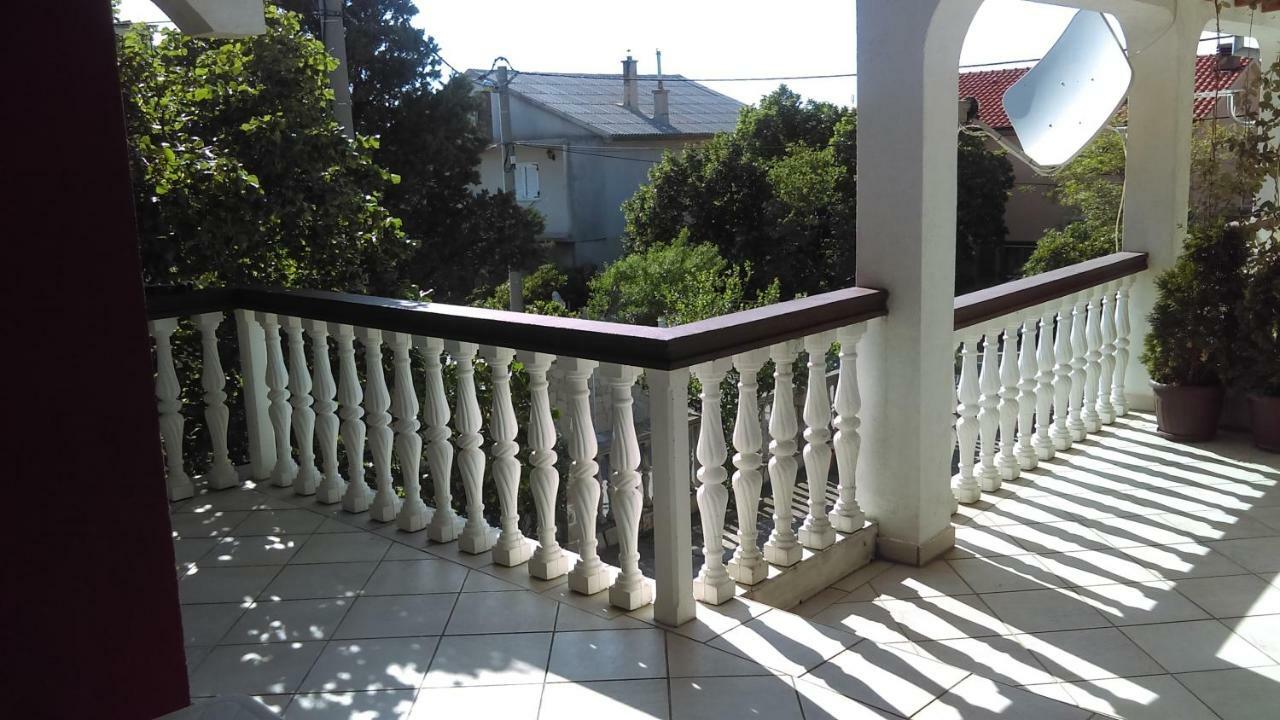 Ruza I Natalija Apartment Karlobag Exterior foto